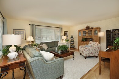 2030 Plymouth Ln unit 4, Northbrook, IL 60062 - photo 3