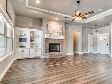 Living room with plenty of natural light, ceiling 