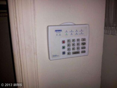 7504 Hillsway Ave, Parkville, MD 21234 - photo 4