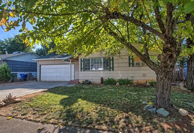 2077 Neptune Terrace, Redding, CA 96002 - photo 2