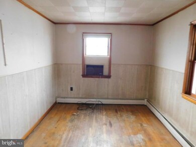 14 Fox St, Berkeley Springs, WV 25411 - photo 4