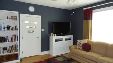 332 W 4th St, Auburn, IN 46706 - photo 6