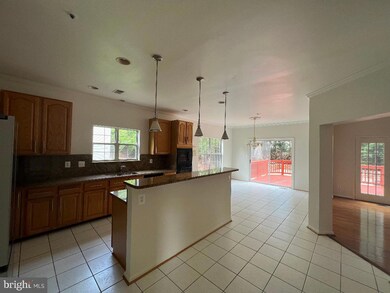 10304 Highboro Way, Lanham, MD 20706 - photo 6