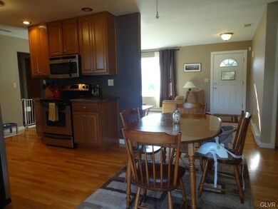Open Concept  with Nice Light and Fresh Air