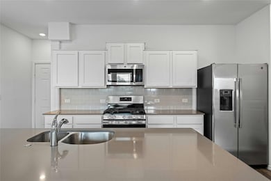 15216 Spruce Frost Cove unit B, Del Valle, TX 78617 - photo 7