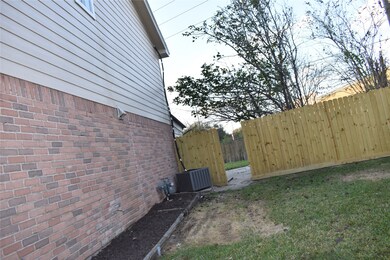 7631 Andiron Cir, Houston, TX 77041 - photo 4