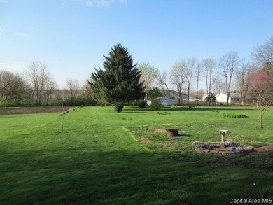 2327 Mound Rd, Jacksonville, IL 62650 - photo 3