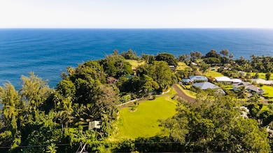 Just minutes to the water!