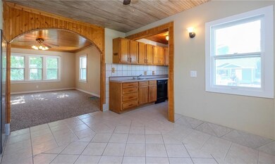 2922 E Madison Ave, Des Moines, IA 50317 - photo 6