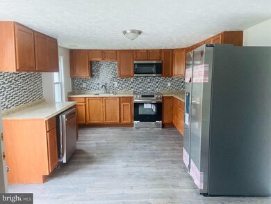 224 Elizabeth Ave, Brooklyn, MD 21225 - photo 2