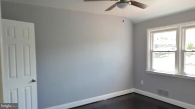 8605 Oak Rd, Parkville, MD 21234 - photo 6