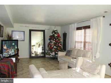 6 Clement Ct, Columbus, NJ 08022 - photo 2