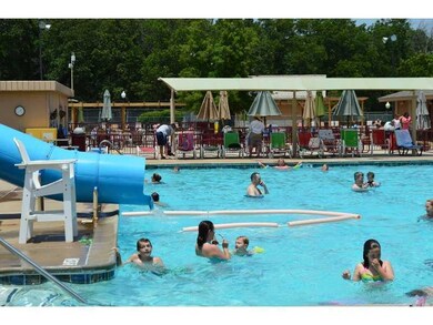 Other. Metfield Pool Only Minutes Away !!