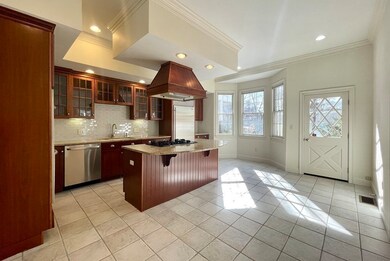 704 Beacon St, Newton Center, MA 02459 - photo 5