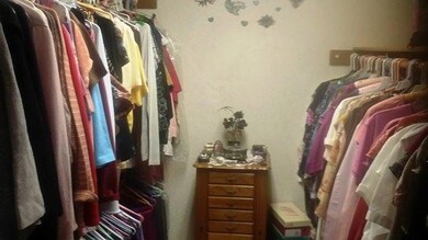 886 Forest Glen Dr, Central Point, OR 97502 - photo 5