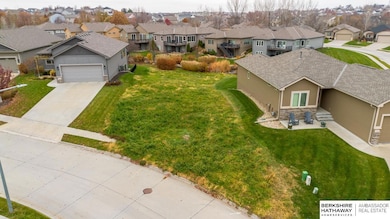 15508 Hanover St, Bennington, NE 68007 - photo 2