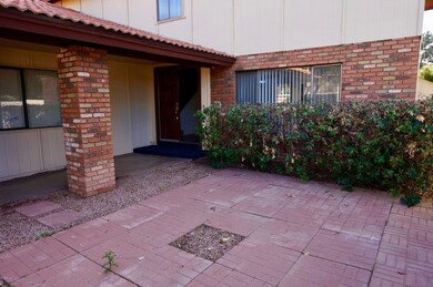 909 Lamplighter002