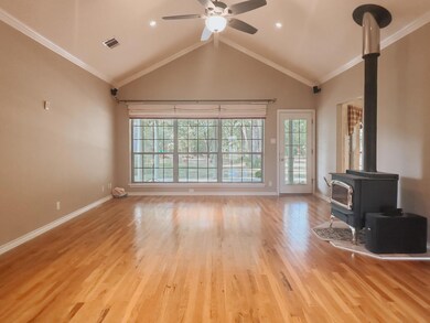 205 Woodside Ct, Corsicana, TX 75109 - photo 3