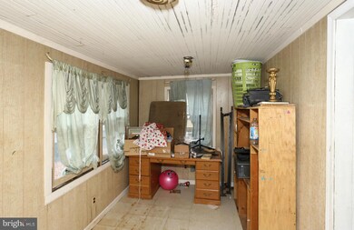 5815 Quintana St, Riverdale, MD 20737 - photo 5