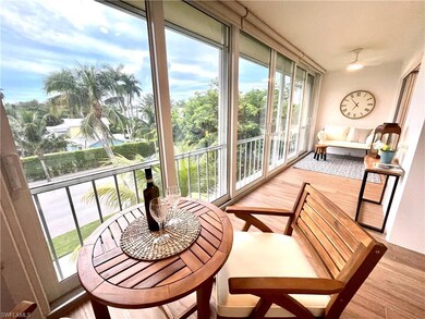 1051 3rd St S unit 302, Naples, FL 34102 - photo 2