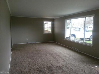 877 Marion St, Sheffield Lake, OH 44054 - photo 5