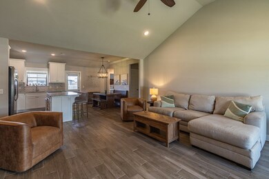 512 Brinley St, Tontitown, AR 72762 - photo 5