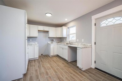 1504 6th Ave SE, Cedar Rapids, IA 52403 - photo 7