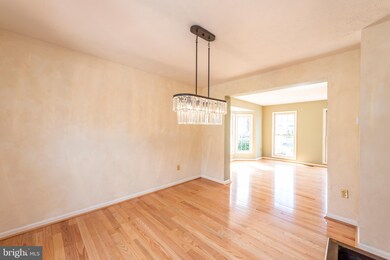 6027 Kennard Ct, Sykesville, MD 21784 - photo 5