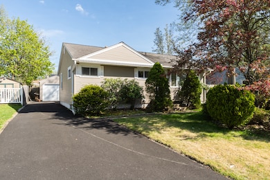 30 Compass Ln, West Haven, CT 06516 - photo 2