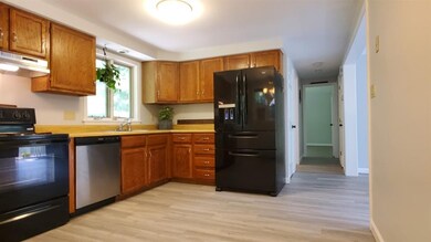 27 Sherwood Forest Rd, Weare, NH 03281 - photo 3