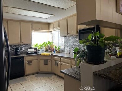 17060 Crestview Dr, Victorville, CA 92395 - photo 3