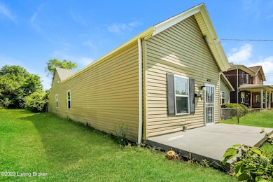 019-photo-front-view-12771188