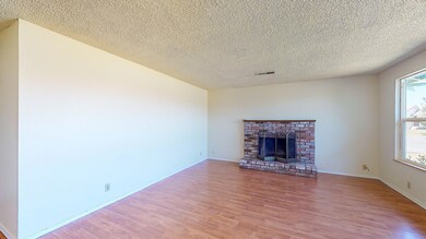 2040 Ernest Way-104