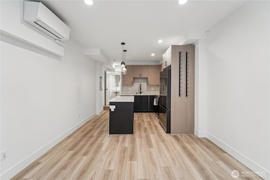 909 Hiawatha Place S unit B, Seattle, WA 98144 - photo 6