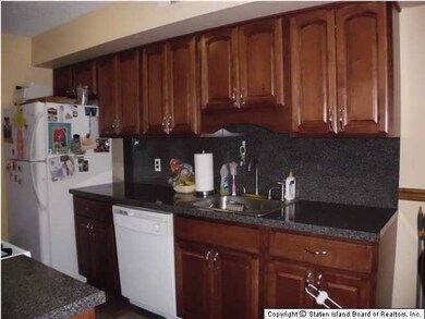 28 Franklin Ln unit C, Staten Island, NY 10306 - photo 7