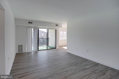 605 Center St unit 204, Herndon, VA 20170 - photo 6