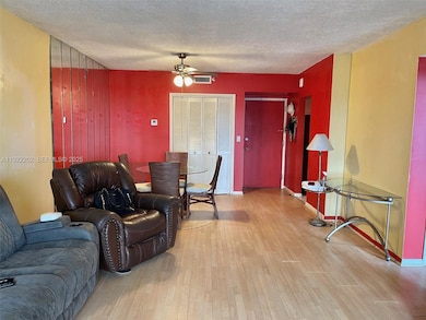 Hillcrest East Number 26 unit 609, Hollywood, FL 33021 - photo 2