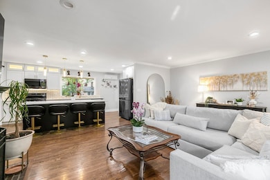 124 W Old Elm Rd, Lake Forest, IL 60045 - photo 6