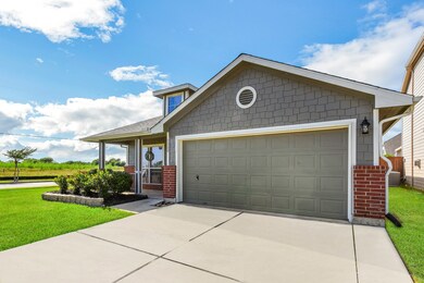 1220 Stallion Ridge, Alvin, TX 77511 - photo 2