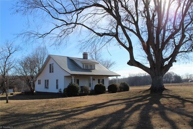 218 Jefferson Farm Rd, Statesville, NC 28625 - photo 6