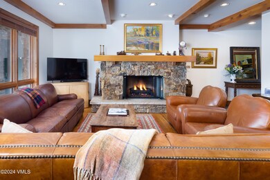 BearPawC203_Living3