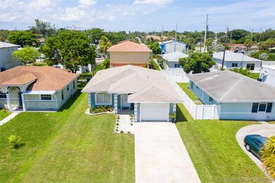 2209 Atlanta St, Hollywood, FL 33020 - photo 4
