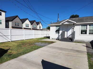 2610 Cochran St unit A/B, Houston, TX 77009 - photo 2