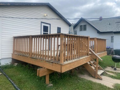 2000 S 10th- Back deck