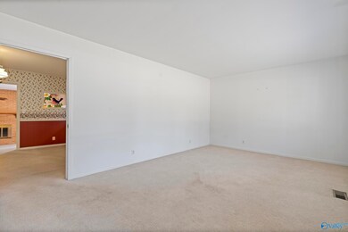 2105 Euclid Rd NW, Huntsville, AL 35810 - photo 3