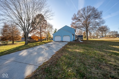 32 Edgelea Dr, Greencastle, IN 46135 - photo 2