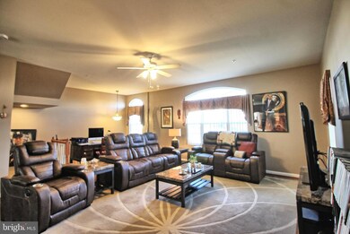 8599 Crooked Tree Ln, Laurel, MD 20724 - photo 4