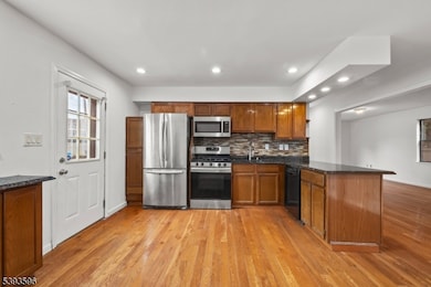 183 Strawberry Hill Ave, Woodbridge, NJ 07095 - photo 6