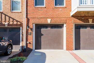 25205 Briargate Terrace, Chantilly, VA 20152 - photo 3