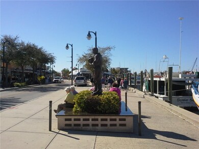 Tarpon Springs Sponge Docks take a stroll